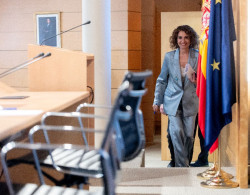 S&aacute;nchez cede ante Puigdemont, como estaba previsto,  y retira la cuesti&oacute;n de confianza a S&aacute;nchez