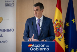 S&aacute;nchez con el agua hasta el cuello pretende ofrecer normalidad