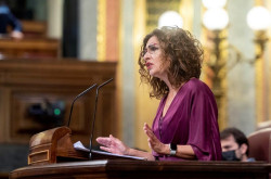 Sanchez defiende sus pactos, y su sill&oacute;n en la Moncloa, aprobando los PGE con independentistas y comunistas