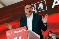 S&aacute;nchez dice que la Constituci&oacute;n es la "hoja de ruta" del Gobierno y permite que sea atacada por los independentistas y herederos de asesinos con los que pacta seguir en la Moncloa