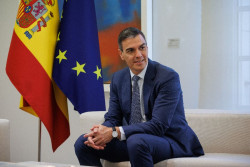 S&aacute;nchez dice que su  Fiscal General del Estado no  tiene que dimitir si es imputado