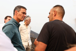 S&aacute;nchez, el de la tumbona, anuncia que se reconocer&aacute; la emergencia en zonas  calcinadas y promete ayudas como en Valencia, La Palma etc cuando queremos que diga cuando se marcha