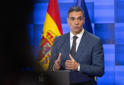  S&aacute;nchez en Gambia,Mauritania, propicia el efecto llamada cuando  Ceuta est&aacute; desbordada y llegan a miles inmigrantes sobre todo de Marruecos v&iacute;a mar&iacute;tima 