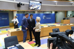 S&aacute;nchez evita hablar del caluroso recibimiento  del Rey Juan Carlos