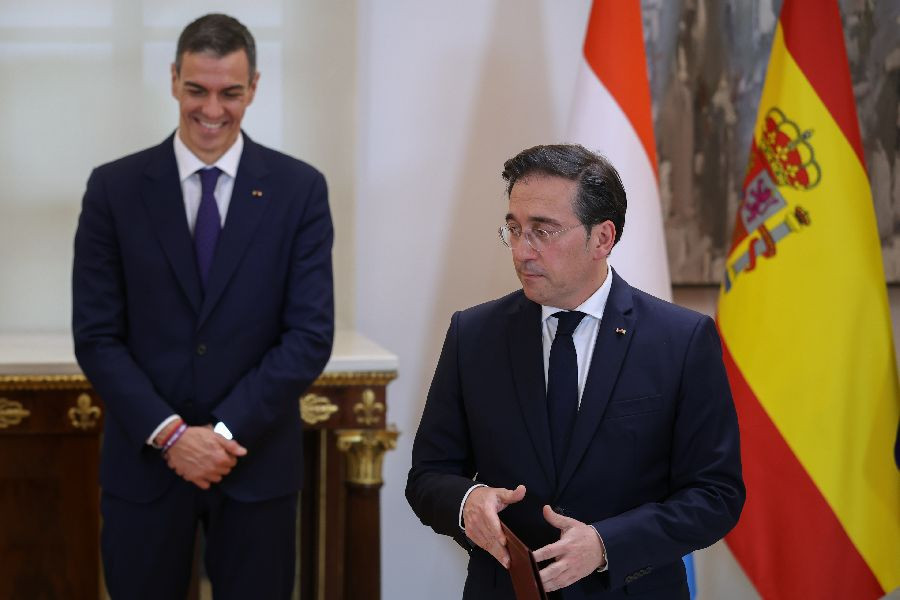 S&aacute;nchez exige a la UE que catal&aacute;n, euskera y gallego sean oficiales o se le acaba el chollo en Espa&ntilde;a