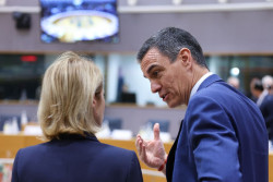 S&aacute;nchez hablar&aacute; con Feij&oacute;o y el resto de grupos parlamentarios el pr&oacute;ximo jueves para abordar la situaci&oacute;n en Ucrania