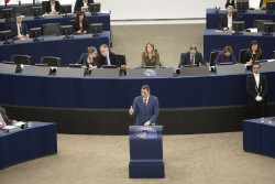 S&aacute;nchez huye de Espa&ntilde;a en plena discusi&oacute;n de la amnistia 