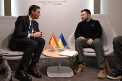 S&aacute;nchez ir&aacute; el lunes a Kiev para hacerse una foto con Zelenski cuando Ucrania solo quiere armas