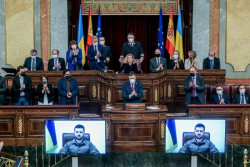 S&aacute;nchez llega a Kiev para hacerse la foto y reunirse con Zelenski 