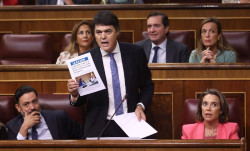 S&aacute;nchez no quiere que vengan ricos a Espa&ntilde;a y frena la inversi&oacute;n extranjera con sus impuestos 