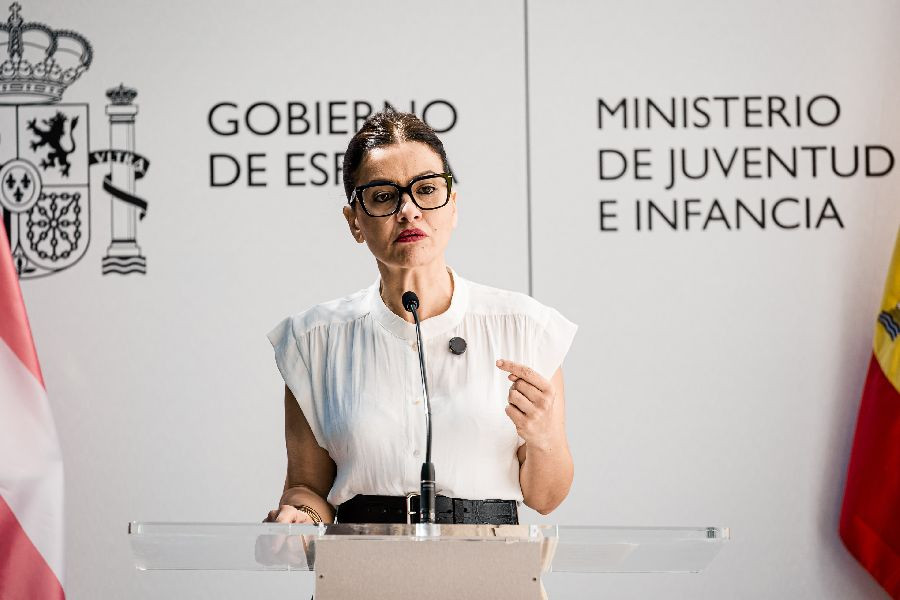 S&aacute;nchez ordena enviar 206 menores  migrantes a Cantabria, luego llegar&aacute;n las familias 