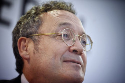 Sanchez ordena investigar a la Fiscal&iacute;a  los cr&iacute;menes en Gaza aunque no sirva para nada pero que lo presida Dolores Delgado