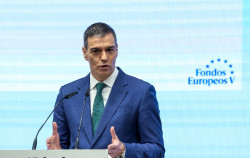 S&aacute;nchez pide a Trump que recapacite, dialogue con Bruselas y ponga fin al "sinsentido" de su guerra comercial