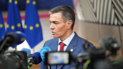 S&aacute;nchez se cree que est&aacute; en Espa&ntilde;a y  responde a Trump por el gasto en defensa: "Sabe que estamos  cumpliendo"