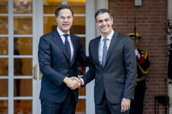 S&aacute;nchez se cre&iacute;a que pod&iacute;a  enga&ntilde;ar a la OTAN igual que hace a los espa&ntilde;oles con el incremento en Defensa 