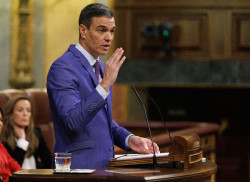 S&aacute;nchez se dedica a defender a sus ministras comunistas Irene Montero e Ione Belarra