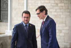 Sanchez se pliega a todo que pide ERC  para investir a Illa