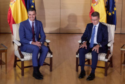 S&aacute;nchez se va del Congreso tras reunirse con Feij&oacute;o durante menos de una hora
