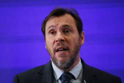 S&aacute;nchez sugiere a Puente dejar sus redes sociales en manos de profesionales tras la pol&eacute;mica por bloquear a Almeida