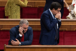 S&aacute;nchez telef&oacute;nicamente sigue entregando a Puigdemont el Estado por siete votos cuando procede las elecciones ya.