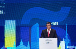 S&aacute;nchez va a Davos a decir que Espa&ntilde;a es una democracia plena, un pa&iacute;s abierto, tolerante y moderno que defiende el proyecto europeo &iquest;Y?