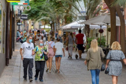  Sanidad notifica 50.235 nuevos casos de coronavirus, 122 muertes y la incidencia sube a 653 en mayores de 60