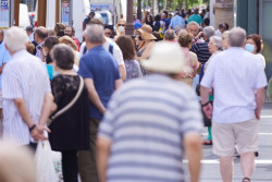 Sanidad notifica 52.218 nuevos casos de coronavirus, 107 muertes y la incidencia sube hasta los 841 casos