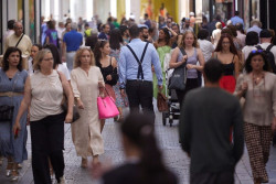 Sanidad notifica 84.146 nuevos casos de coronavirus y 205 fallecimientos