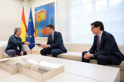  Sanidad pide a las CCAA que dispongan del doble de camas de UCI para iniciar la desescalada