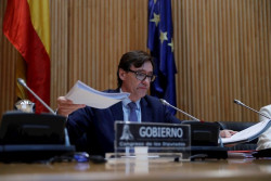  Sanidad sacar&aacute; nuevas &oacute;rdenes para abrir peluquer&iacute;as y restaurantes y har&aacute; una gu&iacute;a para paseos y deporte