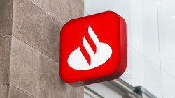 Santander cae un 3,90% en Bolsa y CaixaBank, un 3,44% tras publicar sus resultados del primer trimestre