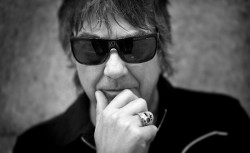 Santiago Auser&oacute;n, Tulsa, Javier Andreu y Jacobo Serra, en el ciclo `Entre Luces` de Puente Viesgo