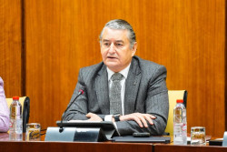 Sanz reclama a Montero "explicaciones sobre su relaci&oacute;n" con &Aacute;balos, tras los mensajes de "confianza"
