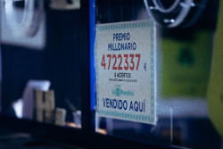 `Se busca millonario`: La "historia de obsesi&oacute;n humana" que relata el caso de la primitiva millonaria sin due&ntilde;o