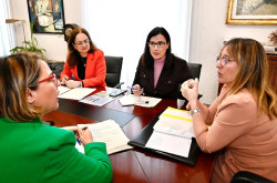 Se celebra la reunión entre Igual y la delegada de Sánchez  salda en una reunión de sordas 