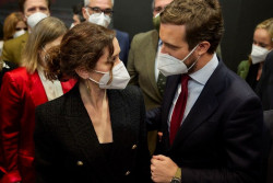 Sectores del PP piden una renovaci&oacute;n total en el Congreso Nacional ante el "da&ntilde;o irreparable" por la guerra Casado-Ayuso