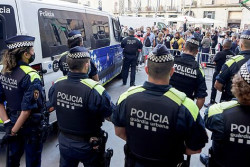 Siete salvajes violan a una mujer de 40 a&ntilde;os en una vivienda okupa en Badalona