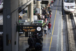 Sigue el caos ferroviario y el ministro L&oacute;pez escondido, retrasos en trenes con destino u origen Andaluc&iacute;a por una nueva incidencia en La Sagra