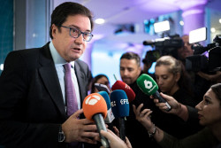 Sigue el linchamiento contra el socialista Lobato al calificarle"El se&ntilde;or Lobato tendr&aacute; que explicarse &eacute;l"