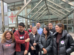 Siguen la presi&oacute;n  de los  docentes contra el Gobierno de Cantabria por un incremento salarial y pretenden encerrarse  esta noche 