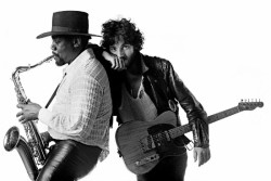 Sony celebra los 50 años de `Born to Run` con el lanzamiento de una canción inédita de Bruce Springsteen
