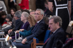 Stoltenberg pide m&aacute;s inversi&oacute;n militar de la OTAN y le dice a S&aacute;nchez  que el 2% del PIB en defensa "no es un techo, es un umbral"