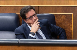 Sumar, Bildu, PP y Vox enmiendan la ley de `lobbies` para garantizar que sean controlados por un organismo independiente