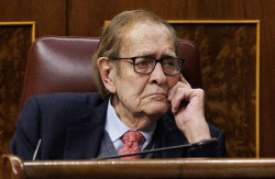 Tamames cita a Guerra para arremeter contra S&aacute;nchez por sus pactos con los que atacan a Espa&ntilde;a y la monarqu&iacute;a