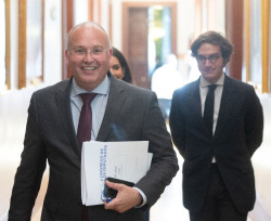 Tellado dice que en las CCAA del PP hay "voluntad de acuerdo" sobre menores migrantes, mientras la alta burgues&iacute;a de Catalu&ntilde;a,Junts , no quiere migrantes