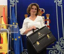 Teresa Ribera enfrentada con Von der Leyen por la multa a Google 