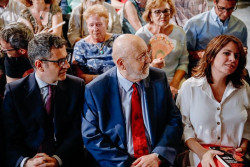 Tezanos, CIS, culpa a los medios de comunicaci&oacute;n, que trasladan mentiras a la ciudadan&iacute;a, de la crisis e inquietud por el desgobierno  de Espa&ntilde;a&nbsp;