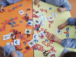 Torrelavega abre el plazo de solicitud de ayudas por la compra de libros y material escolar