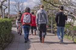 Torrelavega publica la resolución provisional de sus becas de transporte para estudiantes