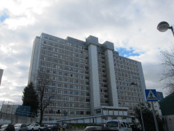 Trasladado el 60% del personal de la Gerencia del SCS tras las "vibraciones y grietas" en el edificio de la Residencia